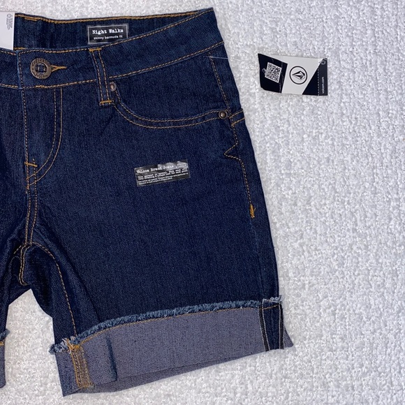 NWT 💙 Volcom Night Walks Skinny Bermuda Dark LOW RISE Size 5 - Picture 4 of 12